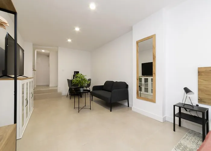 Regency VIII - Ferga Suites